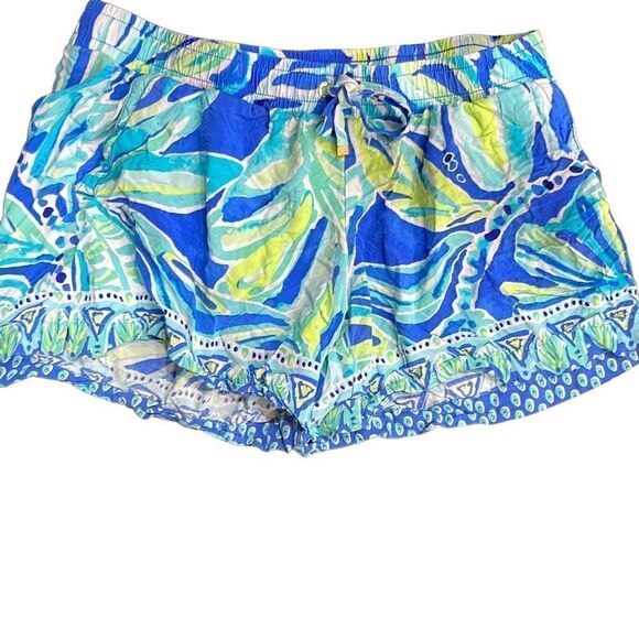 LILLY PULITZER Floral Shorts Size Small - Picture 1 of 3
